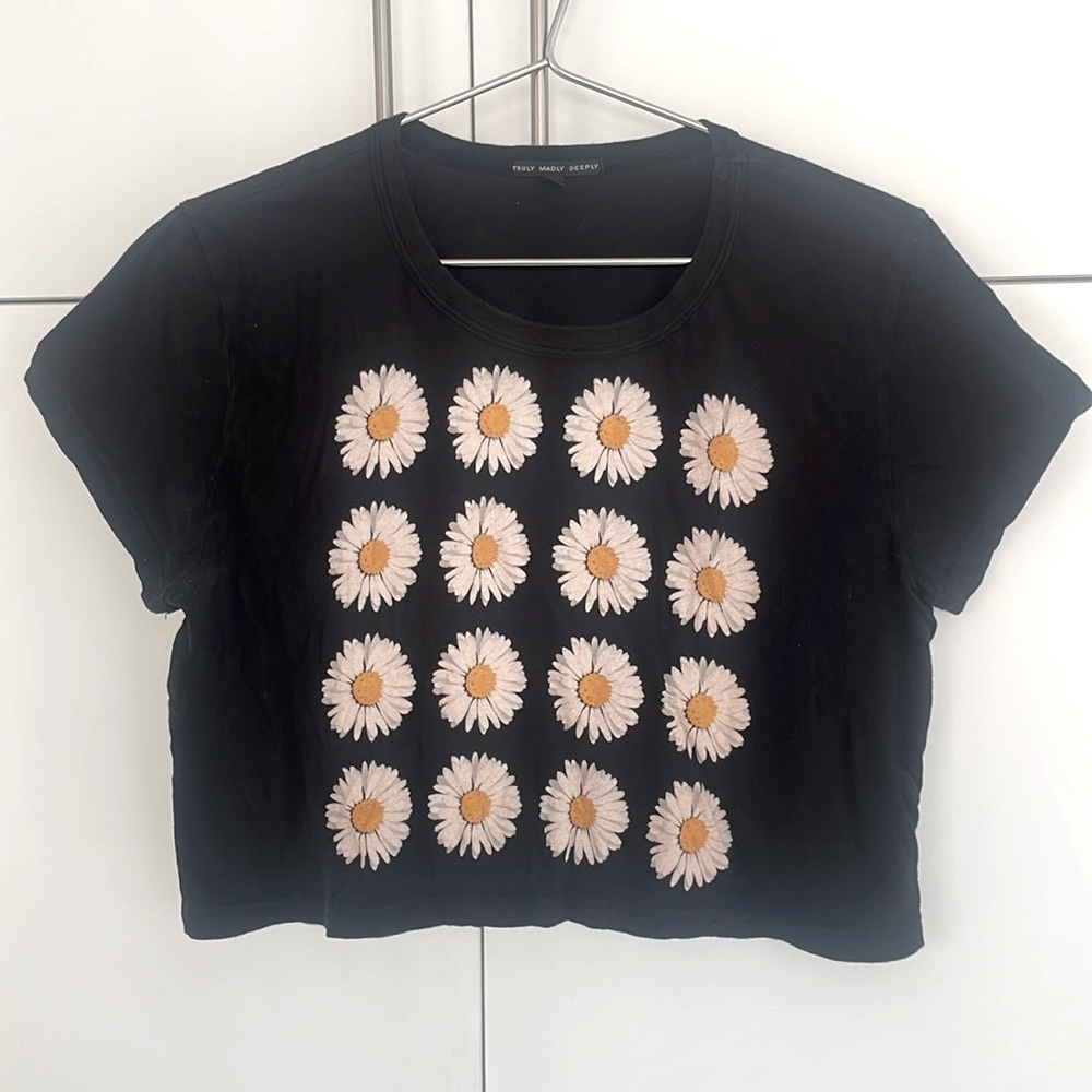Truly Madly Deeply Daisies Crop Tee 🔥 - Size Medium - Picture 5 of 10